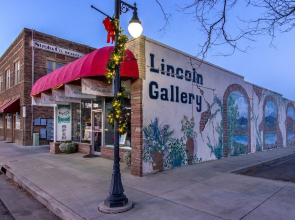 Lakeside Luxury - Hot Tub, Pool Table, and Views