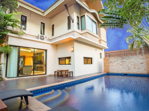 Dancenter Luxury Underwater World Pattaya