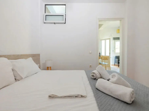 The Walls Apartments by Cretanhouses