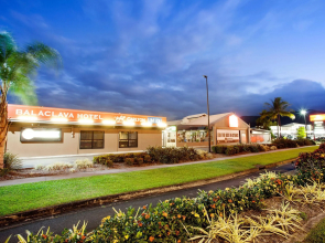 Nightcap at Balaclava Hotel