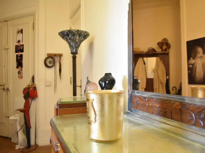 3 Bedroom Flat At The Foot of Bon Marché