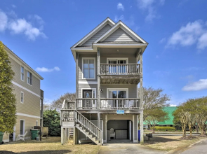 Home w/ Deck in Corolla Light: Walk to Beach!