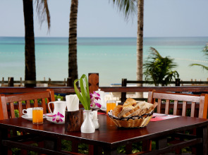 Kamala Beach Resort, A Sunprime Resort - Adults Only