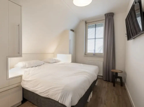 Friesland Villa w/ Sauna