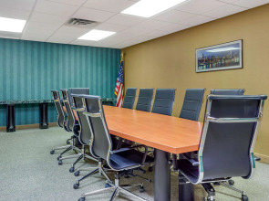 Comfort Suites Oakbrook Terrace near Oakbrook Center