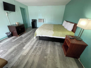 Lamplighter Inn