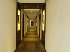 Vits By Spree Hotels Le Pebble