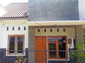 Kenayan Asri Residence by FH Stay
