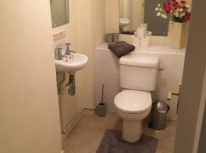 Super Spacious Regency Flat with Parking