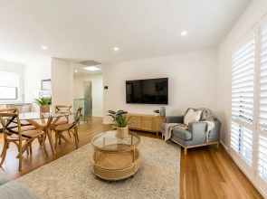 Sandcastle, 26a Winsor Street