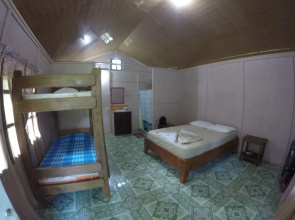 Jonny's cabins drake day
