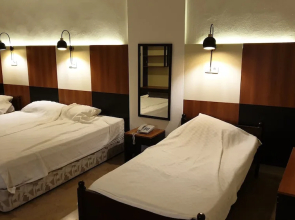 Intermot Bogsak Motel