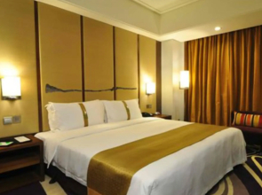 Holiday Inn Qingdao City Centre by IHG