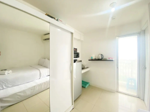 Best Strategic and Chic Studio at Bassura City Apartment