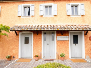 Home set in Olive Grove With Stunning Views