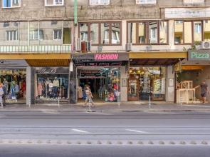 FM Deluxe 2-BDR Apartment - Springtime