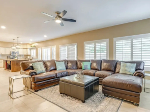 Heated Pool & Fire Pit: Family Home in Chandler