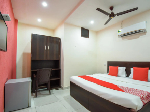 OYO 62150 Happy Living 1819