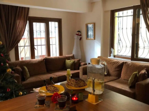 Comfy 3 Room House with Garden