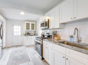 Walk to Campus & Palmer Square: Dtwn Townhome