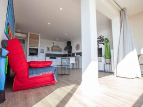 Très beau T2 climatisé refait à neuf, vue mer panoramique exceptionnelle à 120m à pied de la plage