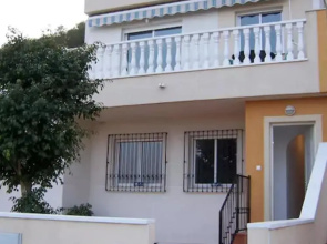 House With 4 Bedrooms in Orihuela, With Pool Access and Enclosed Garde