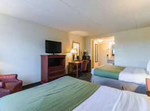 Quality Inn & Suites Hotel West Chester