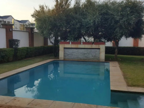 Strelitzia - Modern 2 bedroom apartment