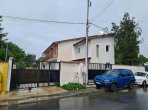 Luca's House ( aeroport Henry Coanda, Therme Bucuresti)