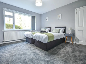 Lovely Spacious 4bed Home Manchester