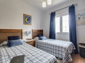 3 Bed Beach Apartment With Views Isla Canela