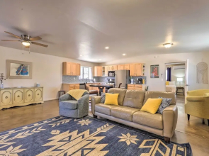 Oro Valley Retreat w/ Pool, Spa & Rooftop Views!