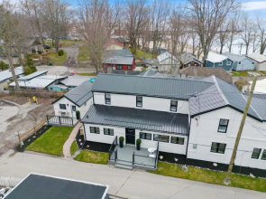 Lake Erie luxurious 2 BDR Condo with Beach access