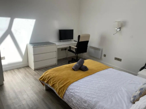 Lovely 1 bedroom serviced apartment in City Centre