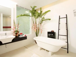 The Old Phuket - Karon Beach Resort