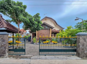 RedDoorz Syariah at Jalan Panglima Sudirman Probolinggo