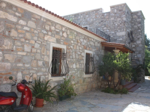 Important Group Villa Citrus
