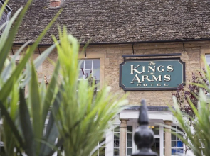 The Kings Arms Hotel - Inn