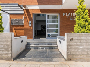 YAMAS Urban Living Platinum 77 Apartments