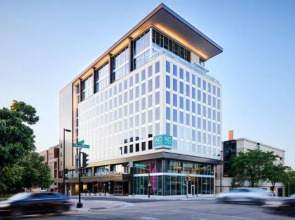 AC Hotel by Marriott Madison Downtown