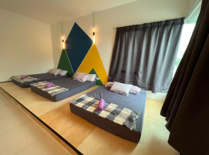 STAY N REST 5 Room homestay HIJAYU SRI SENDAYAN