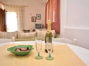 Nice Home in Ljubac with WiFi, 6 Bedrooms & Hot Tub