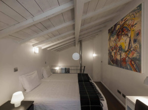 Olala Fine Arts Studios