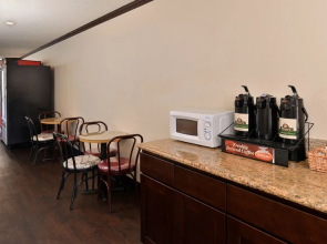 Rodeway Inn & Suites