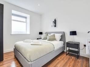 Host Stay Canalside Lofts Apartment