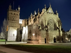 Cathedral Yard - Art Deco Luxury