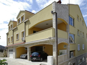 Apartment With 2 Bedrooms in Vela Luka, With Wonderful Mountain View,