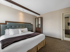 Aura Hotel Brooklyn