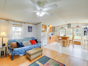Creekfront Max Meadows Mobile Home With Deck!