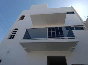 Isla Bistro Condos by Lubeck HCollection